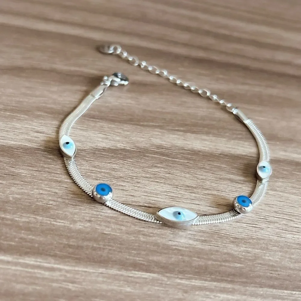 Silver Evil Eye Bracelet Q402